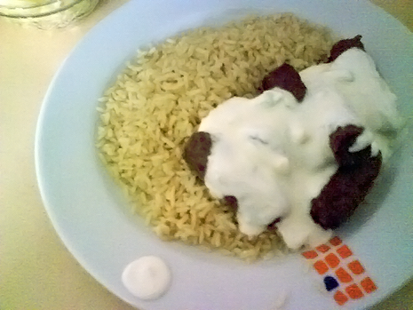 einmahlfuersieger Cevapcici, Tzatziki, Gemüserisotto (haha) und Weißkohlsalat in der Mensa Petersteinweg